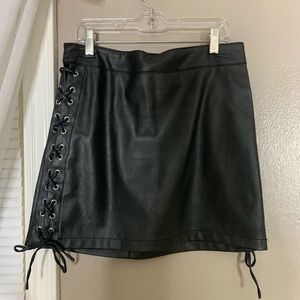 FASHION NOVA SKIRT